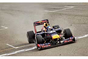Благодаря победе в Бахрейне Себастьян Феттель не только возглавил турнирную таблицу чемпионата, но вместе с баллами за четвертое место Марка Уэббера вывел в лидеры Red Bull в Кубке конструкторов. 