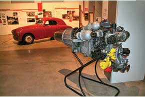 Fiat выпускал турбины не только для боевых самолетов: под этот турбо­агрегат построили прототип-купе Fiat Turbina, развивавший 250 км/ч.