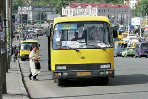 Украинская ГАИ, воодушевленная позитивными результатами операции «Автобус-2012», проведенной в мае-июне, и «Месячника безопасности дорожного движения на автотранспорте», прошедшего в августе, решила и далее контролировать пассажирских перевозчиков. 