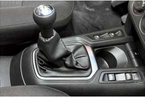 Peugeot 301 с механической трансмиссией можно приобрести с любым из представленных моторов... 