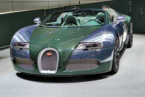 Bugatti Veyron 16.4 Grand Sport в оригинальной двухцветной комбинации полированного алюминия 