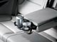 Audi A3. Для задних пассажиров есть не только подлокотник, но и подстаканники. 