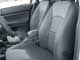 Chrysler Sebring 2.7 LX. Замшевые вставки кожаных кресел хорошо удерживают седока.