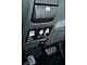 Lexus LS 430. Металлическое жало ключа выдвигается из корпуса и служит преимущественно для одновременной механической блокировки замков капота, багажника и лючка бензобака или для отпирания двери в случае поломки автоматики.