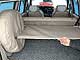 Jeep Cherokee 1984 – 2001 г. в. Запаска «съедает» немало места в багажнике. От любопытных груз можно спрятать под шторкой. 
