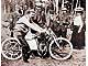 Заводской гонщик L&K В. Вондрих сразу после победы в самой престижной на то время мотогонке Cup d'Internacional (1905 г.).