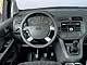 Ford C-Max 1.8 Ghia. Интерьер выглядит солидно и даже строго.