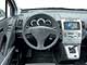 Toyota Corolla Verso. В качестве опции можно установить навигационную систему, АКПП и продублировать на руле органы управления мультимедийной системой.
