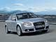 Audi A4. «Заряженную» версию S4 отличают иная решетка радиатора, бампер с большими воздухозаборниками, овальные патрубки выхлопной системы и 18-дюймовые колеса.