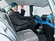 BMW 3-й серии (Е36) 1990-98 г. в. На задних сиденьях Е36 троим пассажирам менее удобно, чем в «цешке». Люди высокого роста будут подпирать головой потолок. 