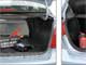 Chevrolet Lacetti 1.8 CDX/SX. Сравнивать объем багажников даже нечестно. Тут явно лидирует седан (слева). Объем его грузового отсека в походном состоянии – 405 л (на 130 л больше). Зато при разложенных задних диванах в хэтчбеке багажник удобнее (справа). 