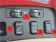 Lexus GS 430. Если сдвинуть назад центральный подлокотник, то под ним обнаружится пульт управления, с которого можно управлять вентиляцией и обогревом передних сидений 1, изменять настройки подвески 2 и АКПП 3, а также отключать противобуксовочную систему 4. 
