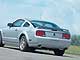 Ford Mustang GT. Продольное расположение мотора, сдвинутого за переднюю ось, и задний привод обеспечили хорошую развесовку по осям – 54/46.