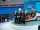 Франкфуртский автосалон. Слева направо: Мартин Смит, глава дизайн-студии Ford Europe, Льюис Бут, CEO Ford Europe и Берхард Метс, управляющий директор Ford Werke AG.