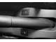 Suzuki Swift. Возле ручки стояночного тормоза Suzuki – кнопки включения подогрева передних сидений.