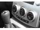 Mazda5. Этой кнопочкой переключаем показания температуры – за бортом и в салоне. 