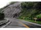 Японская идея о слиянии искусственного с естественным проявляется в бетонных противооползневых щитах на горных дорогах – они сделаны в форме скал, чтобы не вносить «фальши» в окружающий пейзаж.