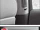 Audi Q7 4.2. Для задних пассажиров предусмотрены дополнительные дефлекторы обдува на стойках кузова (1) и между передними креслами (2).