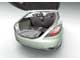 Hyundai Genus. Для удобства погрузки багажник оснастили выдвижной площадкой.