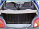 Ford Ka c 1996 г. Наклон спинки заднего сиденья регулируется по частям; при необходимости спинка складывается полностью.