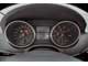 Mercedes-Benz ML 350. Глубокие колодцы – прямо как на спортивных родстерах. Вместо указателя температуры охлаждающей жидкости – стрелочные часы.