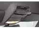 Volkswagen Golf V GTI. Многие производители в «горячих» версиях своих машин применяют черную обивку потолка. Пока на улице пасмурно, солнцезащитные очки можно спрятать в потолочный футляр.