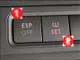 Volkswagen Golf V GTI. Систему стабилизации можно отключить (1). Как и любой другой Golf V, модификация GTI «запоминает» заданное давление в шинах (2) и сигнализирует о его падении.