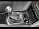 Peugeot 207. Разнообразие в оформление салона вносит «алю-пакет», включающий вставки под «крылатый» металл на окантовках дефлекторов, центральной консоли, ручке КП и «ручнике».