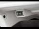 Hyundai Grandeur. Cпециальной кнопкой, спрятанной в «бардачке», блокируется дистанционное открывание багажника с водительской двери. Теперь отсек можно отпереть только ключом.