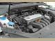 VW Eos. Мотор с непосредственным впрыском бензина FSI знаком по моделям Golf, Jetta и Passat. Но динамика умеренна из-за немалого веса кузова с мощными лонжеронами и усилителями.
