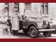 Уинстон Черчилль у самого первого Land Rover, 1948 г.