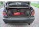 Lexus IS 1999–2005 г.в. Багажник седана вместительный (400 л), но имеет узкий проем. В нескладывающейся спинке заднего сиденья есть люк для длинных предметов. В двойном полике – ниши для мелочей.