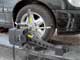 Во многих иномарках с независимой задней подвеской нужно проверять углы установки передних и задних колес.