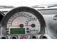 Fiat Multipla. При включенной подсветке бледно-зеленые обозначения на белом циферблате плохо читаются. На щитке приборов тестируемого автомобиля дополнительная шкала – показывает количество газа в баке.