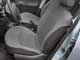Простенькие и непритязательные сиденья в Peugeot 206 Sedan немного теснее и жестче, чем в Symbol.