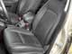 Chevrolet Captiva. Водительское сиденье комфортно – боковой поддержки как таковой нет, зато все регулировки оснащены электроприводами. На втором ряду просторно, а наклон спинок дивана можно регулировать. 