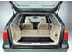 Nissan Primera (P144) 1999–2001 г. в. При необходимости размер грузового отсека можно увеличить, сложив задние сиденья, хотя функциональность багажника ограничивает узкое «горлышко» доступа в салон.