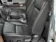 В Dadi Shuttle больше регулировок водительского сиденья – можно изменить наклон подушки. Но для этого надо открыть дверь (иначе ручки труднодоступны). В пикапе (на фото) сиденья мягче, а подушка длиннее и лучше поддерживает ноги. 