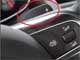 Audi R8. Алюминиевая накладка при спокойном переключении не мешает, а при быстром агрессивном – отзывается затворным металлическим лязгом, когда ее задеваешь рычагом. Попутно можно «зажать амортизаторы». 