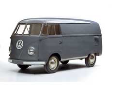 Первые экземпляры VW&nbsp;Transporter сошли с конвейера в&nbsp;марте 1950&nbsp;года.
