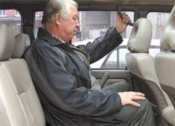 Основные пассажирские отделения салона в обеих машинах практически одинаковы – там удобно смогут разместиться пять членов экипажа.