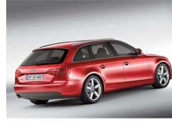 Через полгода после дебюта седана Audi A4 нового поколения к нему прибавился универсал Avant.