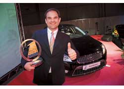 Бренд-менеджер Ford компании «Виннер Импортс Украина» Роберт Кулевич не скрывал радости за победителя в главной номинации.