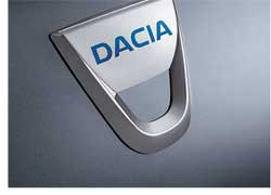 Автопроизводитель Dacia представил на автосалоне в Женеве свой новый логотип. Теперь отличительным знаком румынских автомобилей является серебристая эмблема, на которой буквами темно-синего цвета нанесено название бренда. На рынке с таким логотипом первым появится новый представитель марки – модель Dacia Sandero, продажи которой стартуют в Румынии в июне 2008 года по цене от 7000 до 10000 евро. 