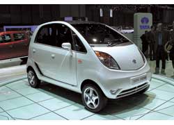 Индийский Tata Nano должен стать самым дешевым автомобилем – его цена $2500.