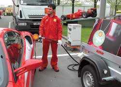 Хорошему мотору – отличное топливо. Все машины заправляются только бензином Shell V-Power, который представлен и в Украине.