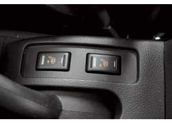 Подогрев передних сидений в Nissan Tiida есть независимо от уровня оснащения.