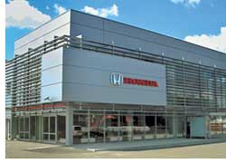 Официальный дилер Honda в полтавском регионе компания «Айкон-Авто» 5 июня открыла в Полтаве концептуальный центр японской марки