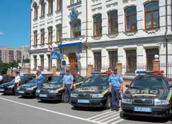 10 патрульных Octavia оснащены ноутбуками, в которых «зашиты» основные базы данных ГАИ, позволяющие получить полную информацию о любом украинском автомобиле и водителе.