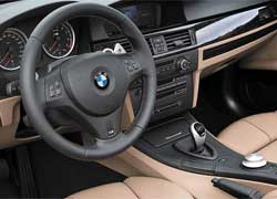Купе и кабриолет BMW 335i получили в качестве опции 7-ступенчатую роботизированную трансмиссию с двумя сцеплениями. 